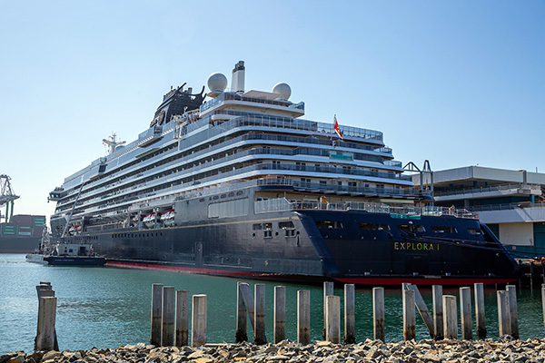 Vessels Currently in Los Angeles Harbor