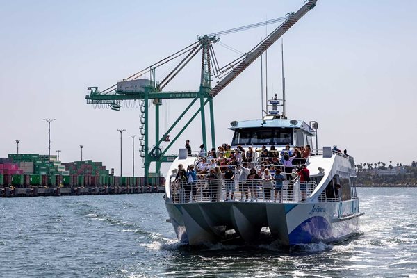Tour boat in Los Angeles Harbor.